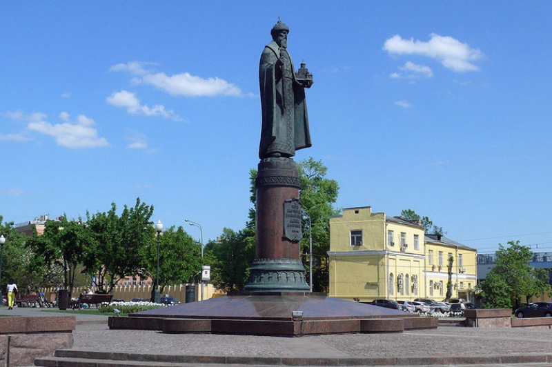 Памятник князю Даниилу Московскому