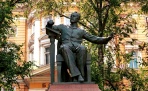 Памятник композитору Петру Чайковскому в Москве